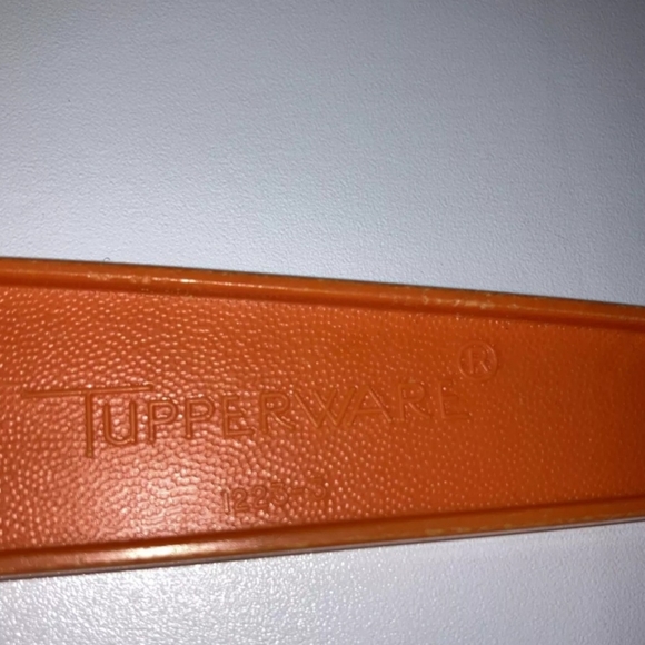 Vintage Tupperware Cheese Slicer Orange Model 1223-3 7.75 Inchs Long - Picture 3 of 3